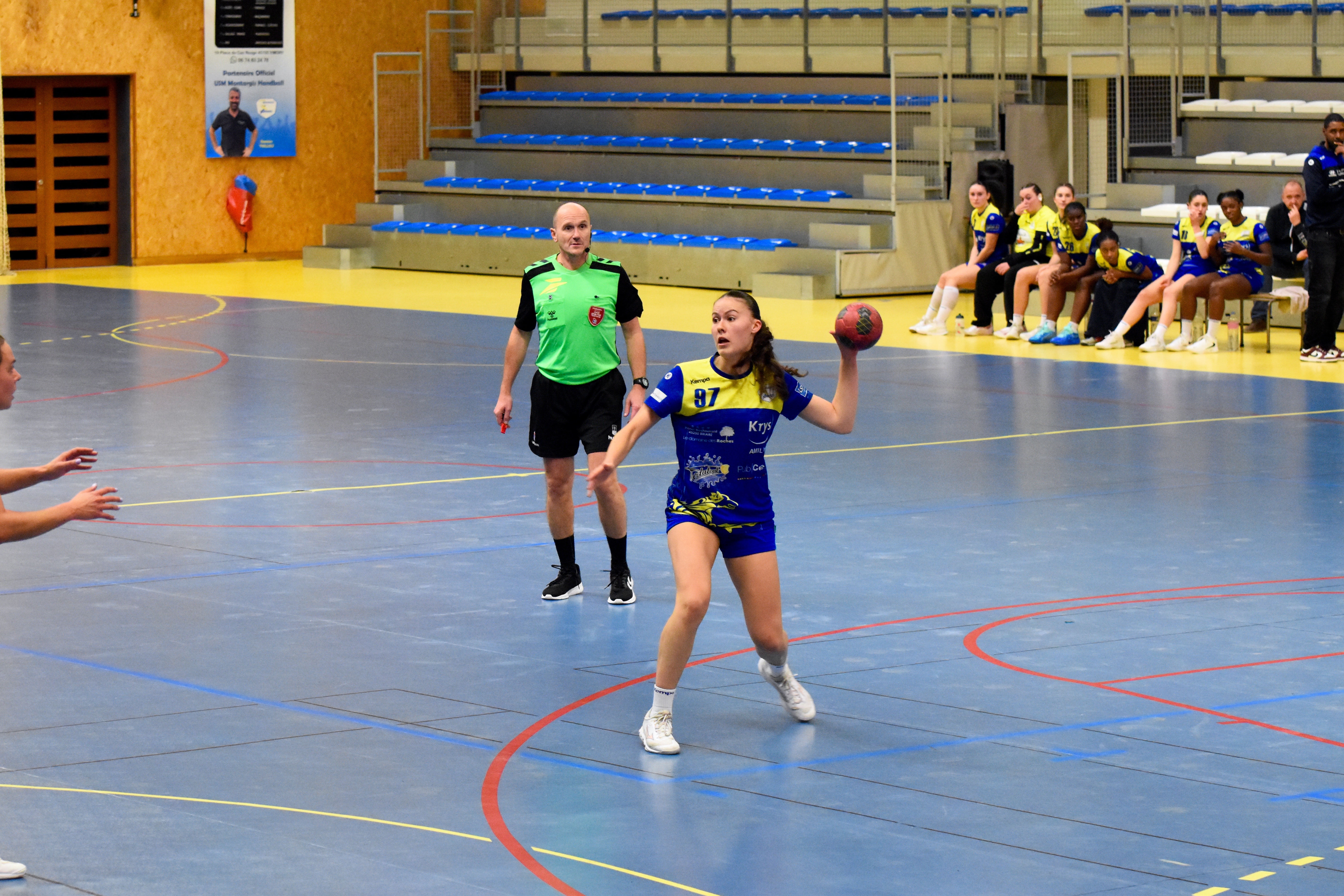Coaching et banc de l’USM Montargis — USM–Évry — DSC_0681