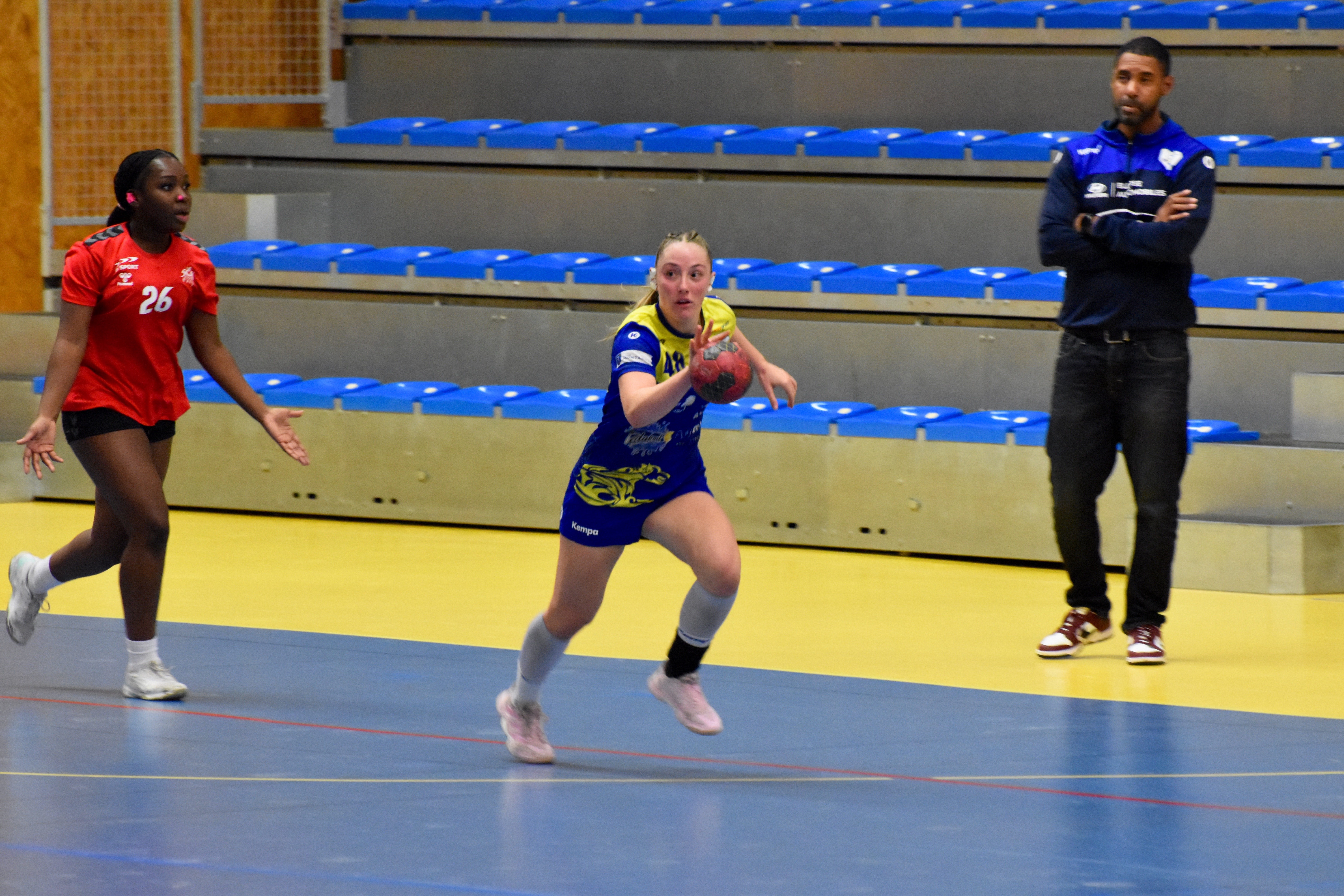 Coaching et banc de l’USM Montargis — USM–Évry — DSC_0760