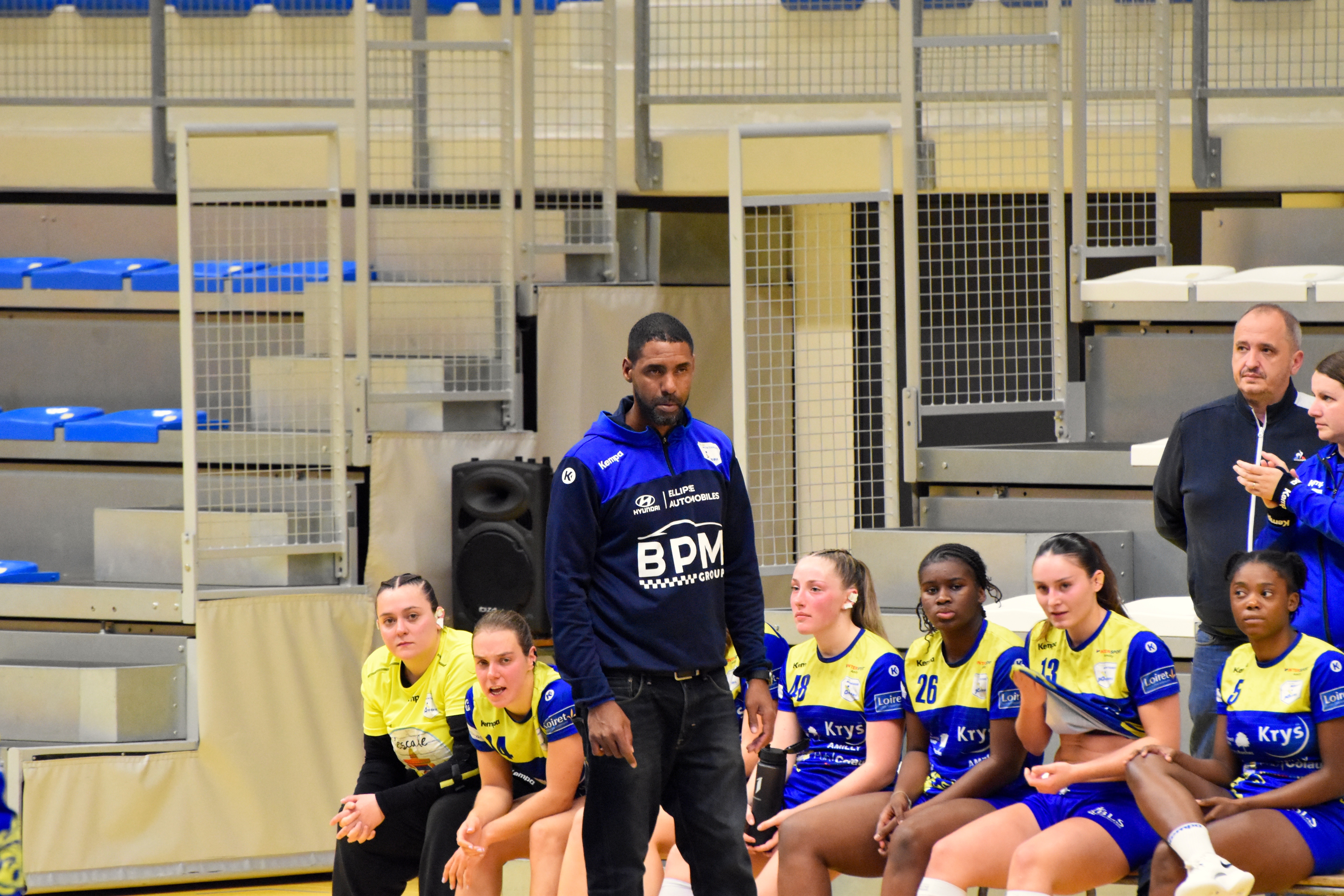 Coaching et banc de l’USM Montargis — USM–Évry — DSC_0922