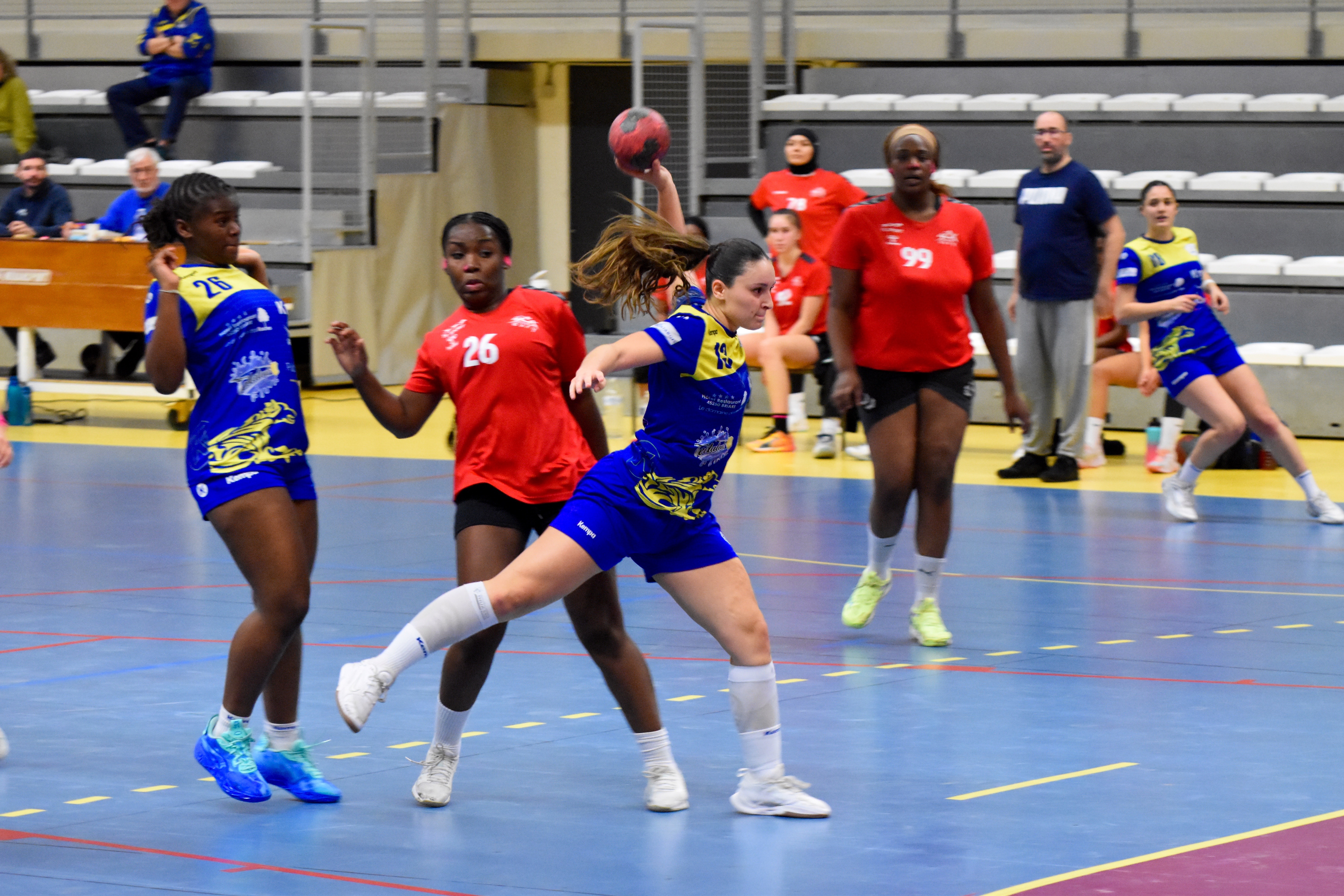 Les joueuses de l’USM Montargis en match — USM–Évry — DSC_0947